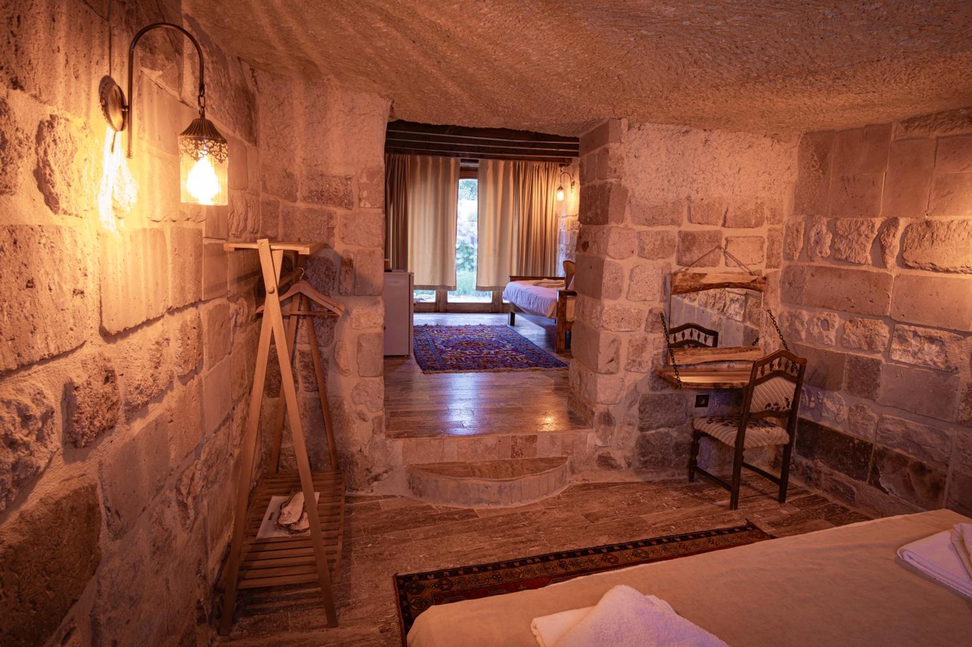 Sur Cave Hotel 어굽 외부 사진