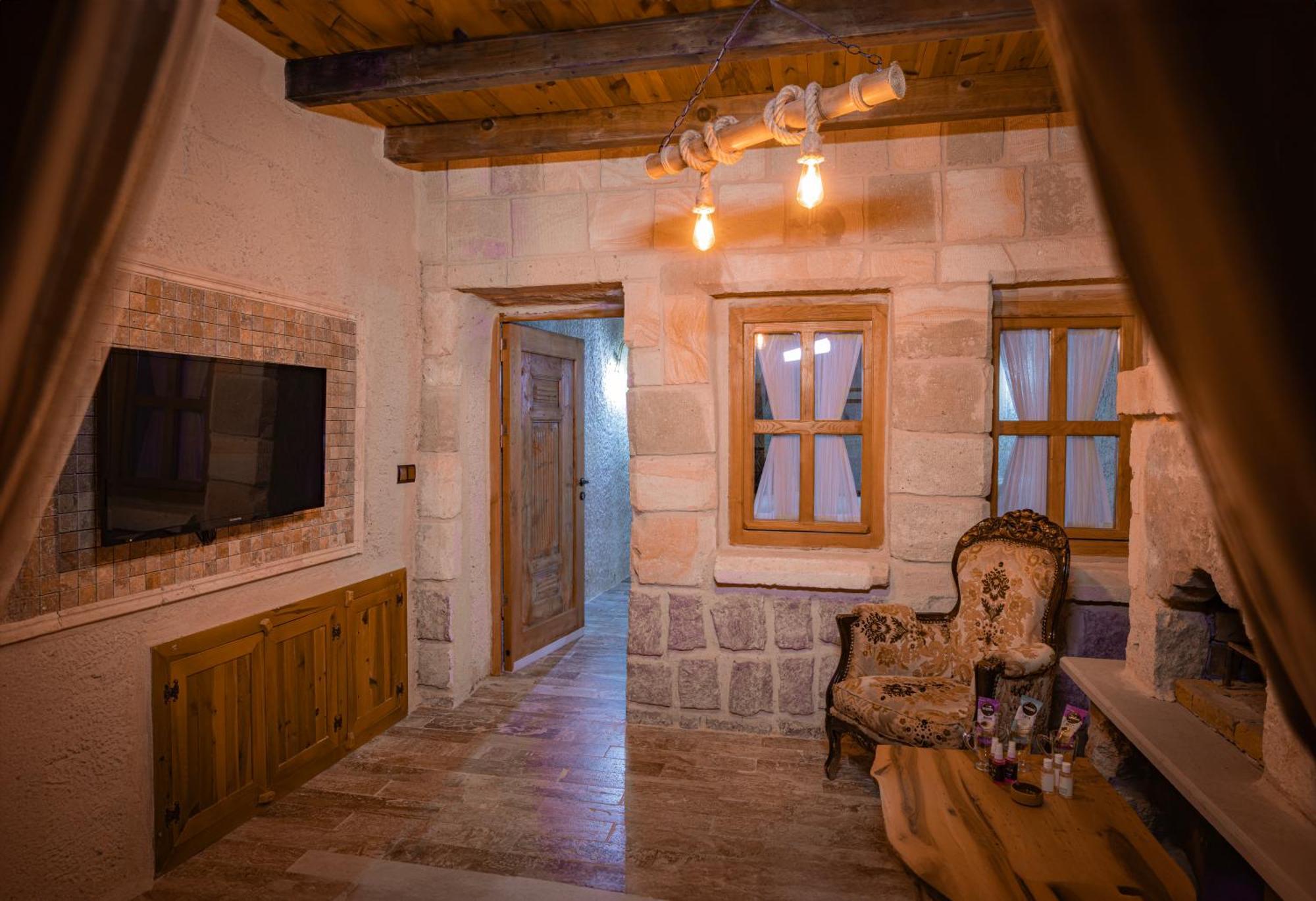 Sur Cave Hotel 어굽 외부 사진