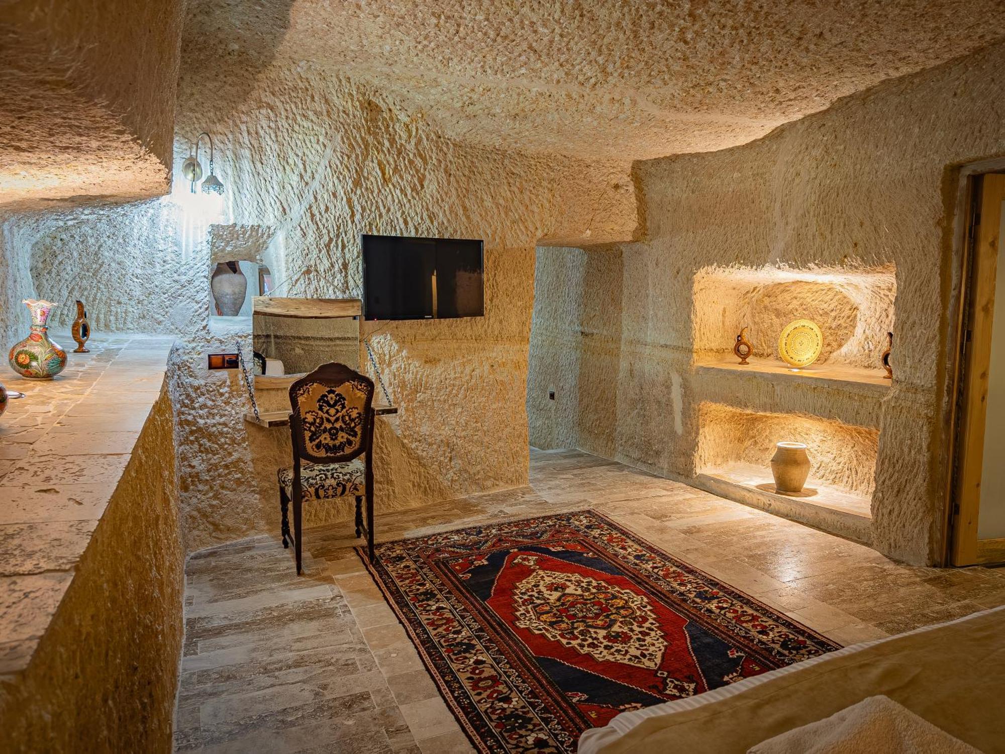 Sur Cave Hotel 어굽 외부 사진