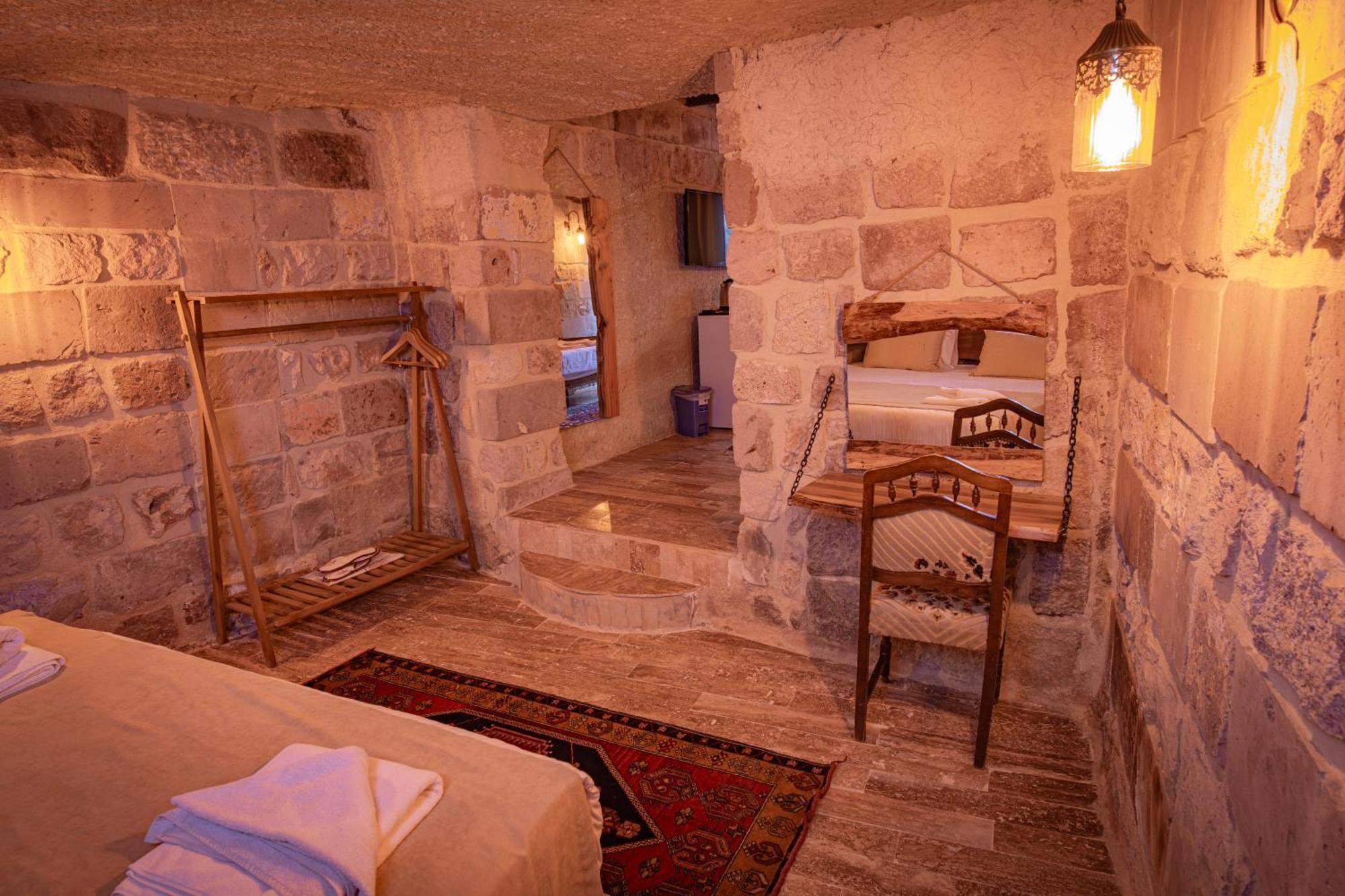 Sur Cave Hotel 어굽 외부 사진