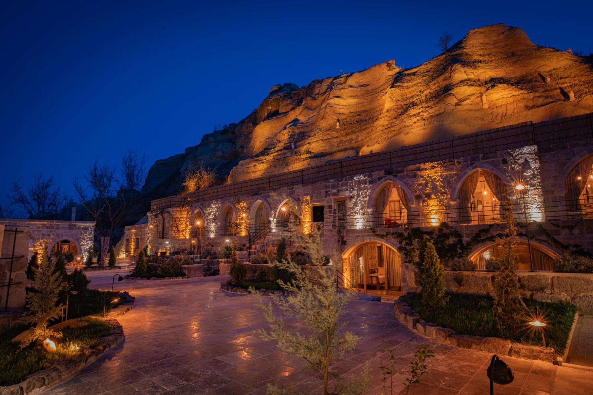 Sur Cave Hotel 어굽 외부 사진