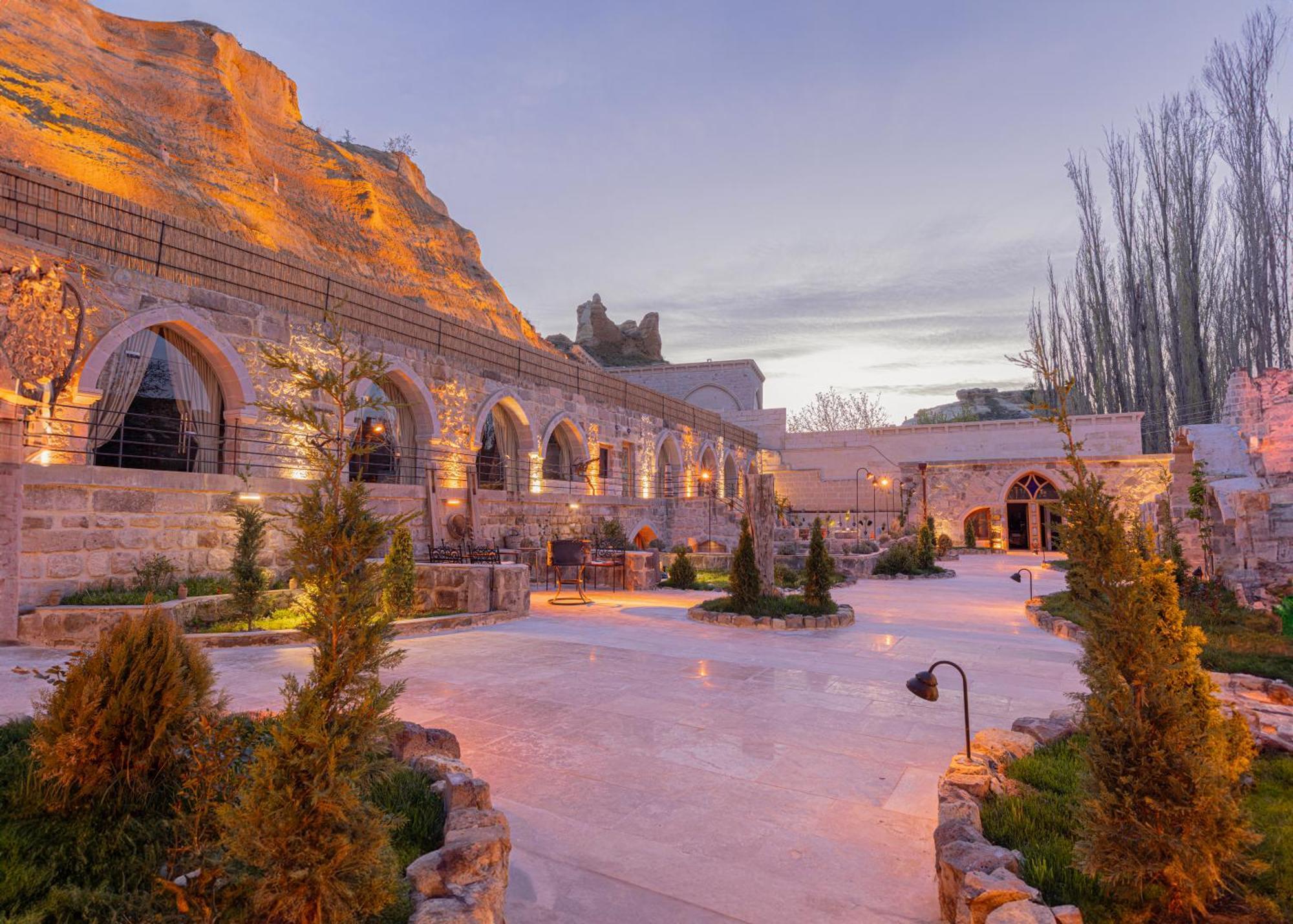 Sur Cave Hotel 어굽 외부 사진