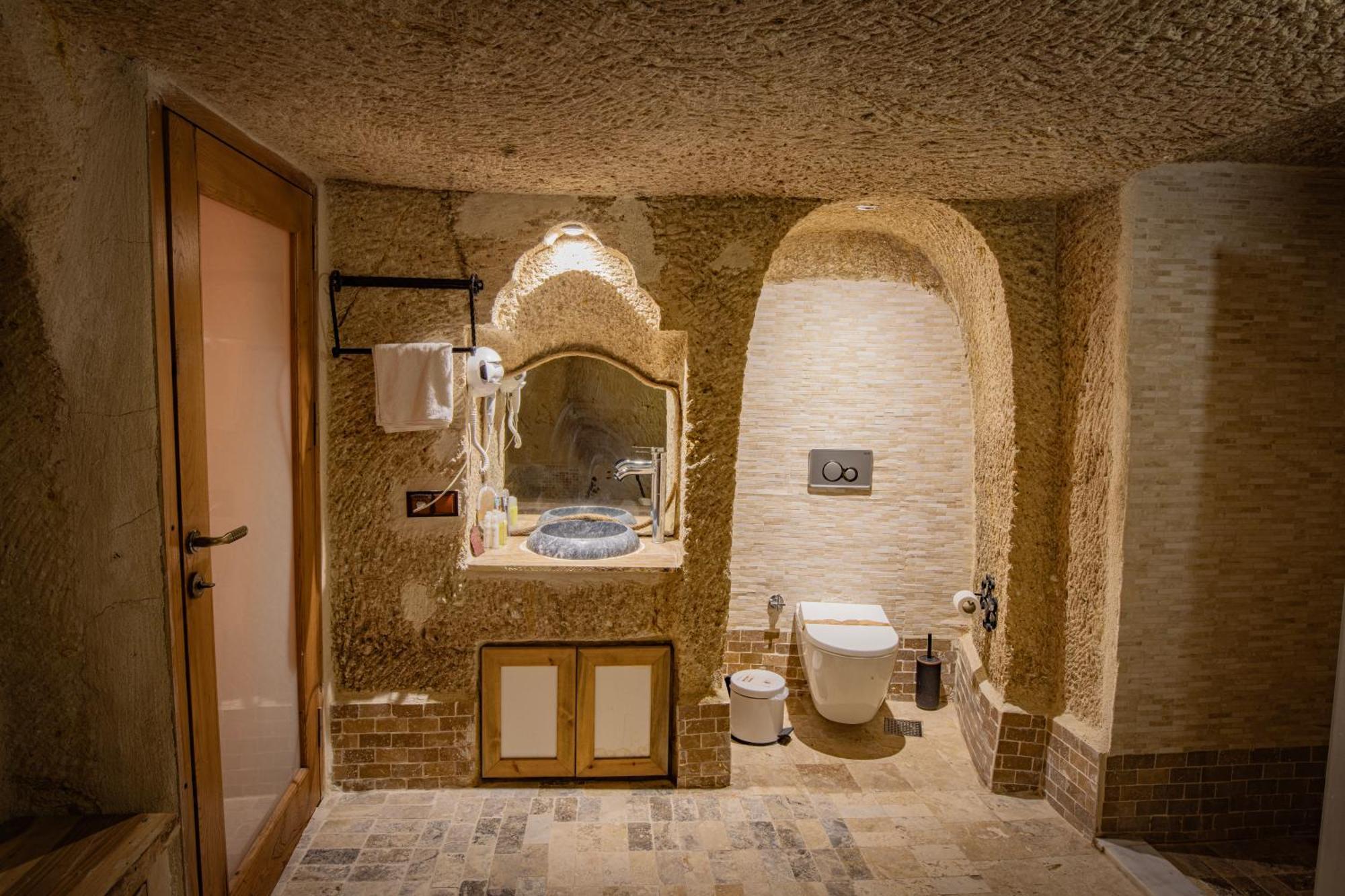 Sur Cave Hotel 어굽 외부 사진