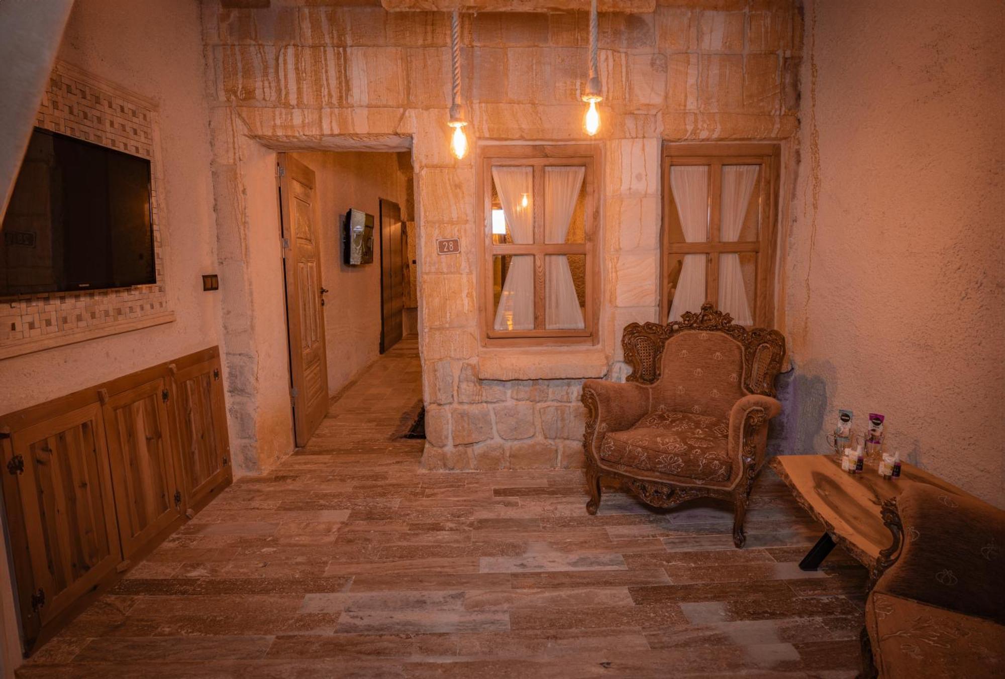 Sur Cave Hotel 어굽 외부 사진