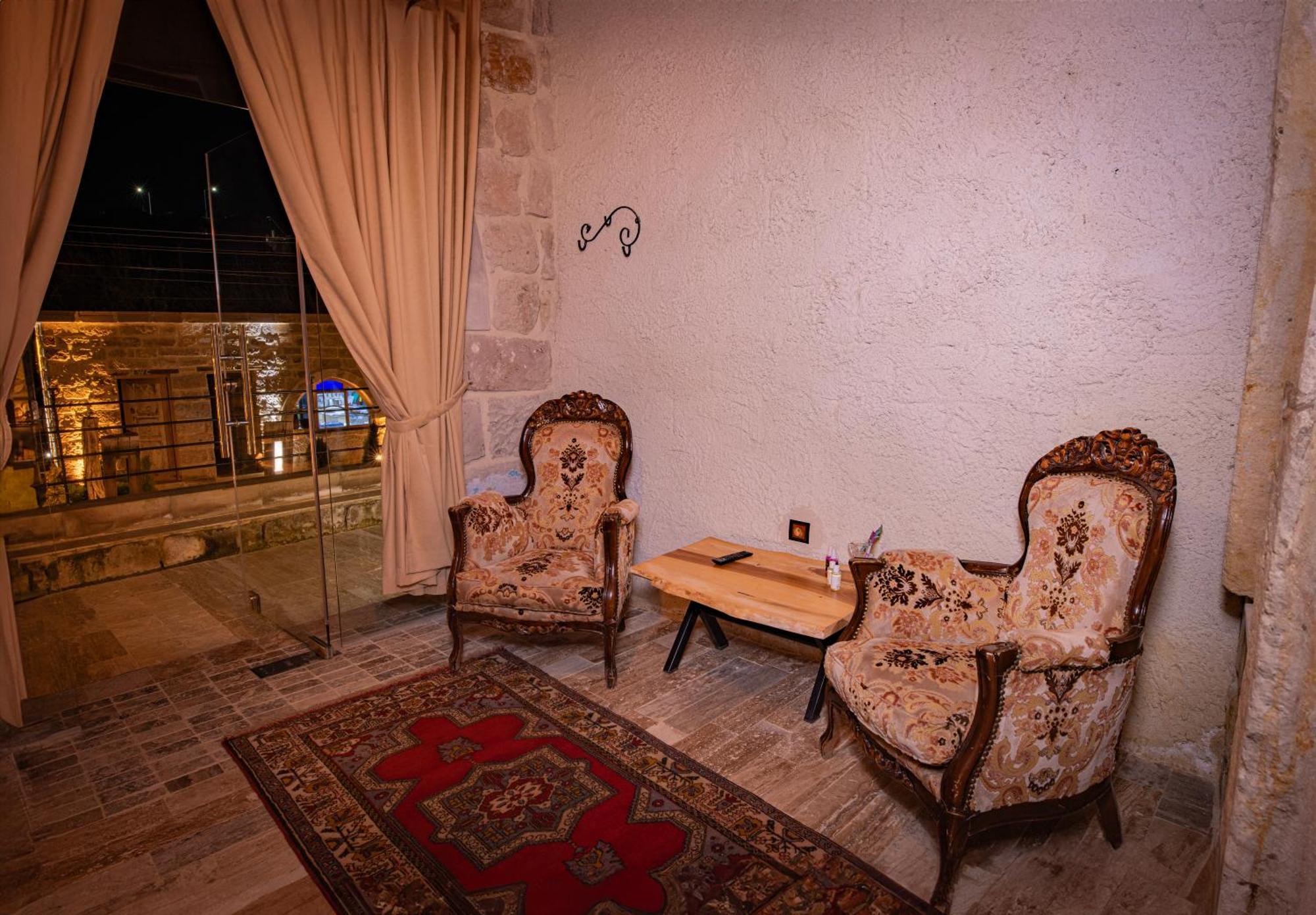 Sur Cave Hotel 어굽 외부 사진