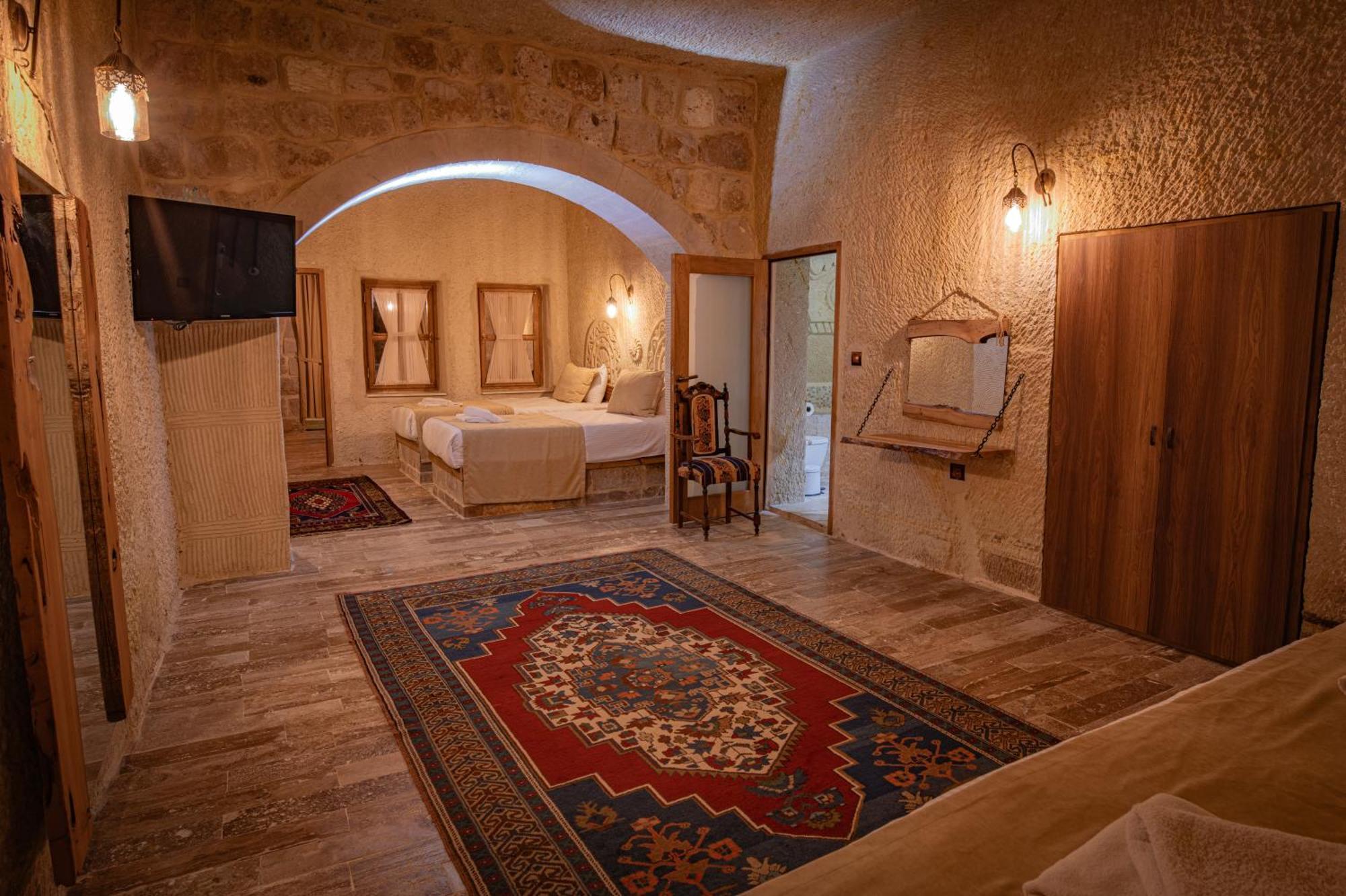 Sur Cave Hotel 어굽 외부 사진
