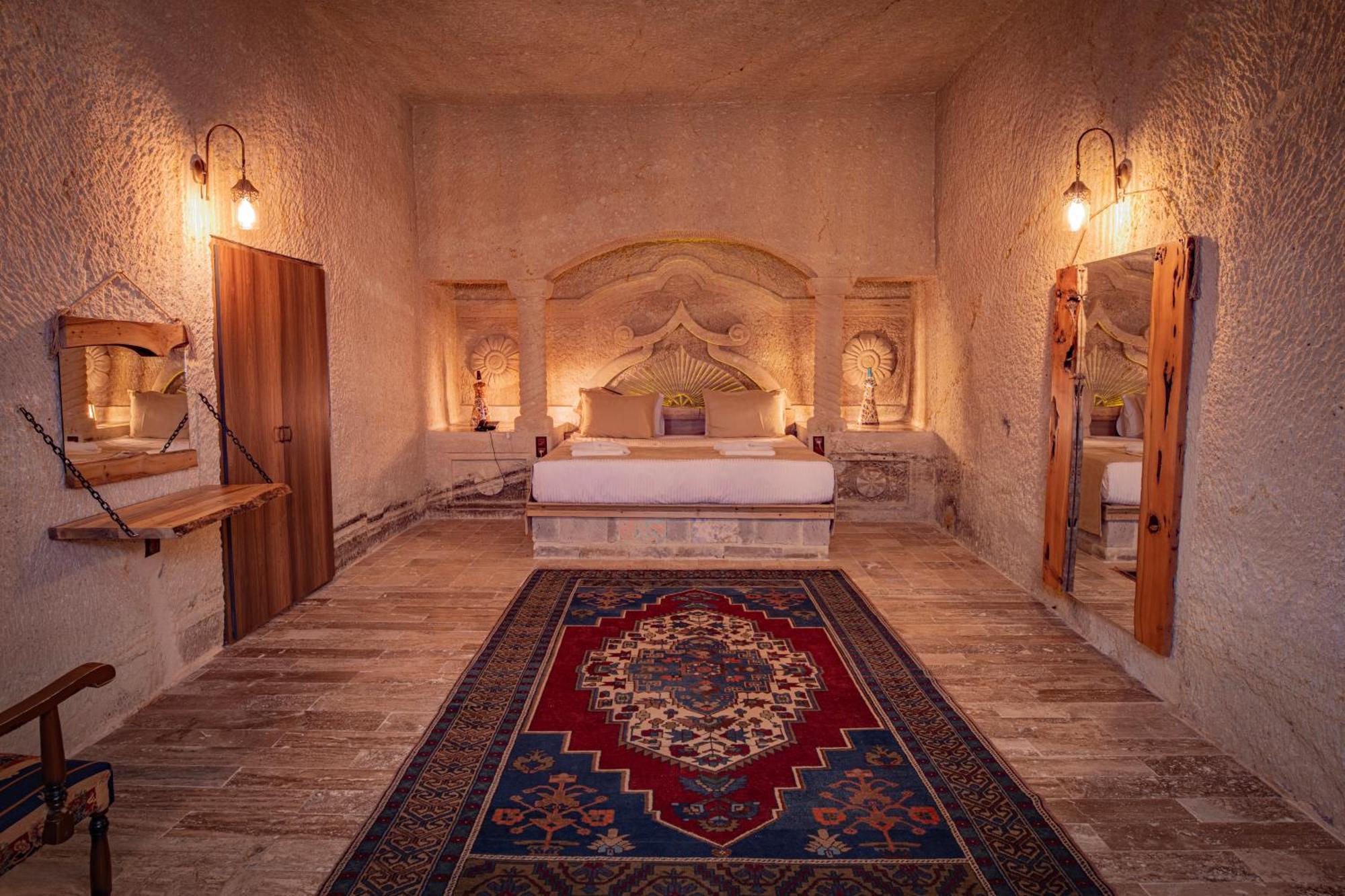 Sur Cave Hotel 어굽 외부 사진