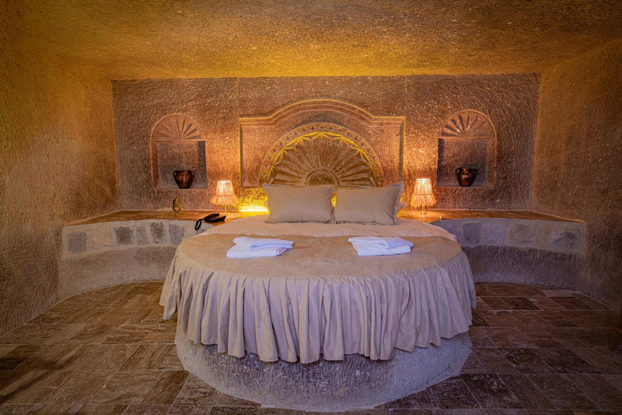 Sur Cave Hotel 어굽 외부 사진