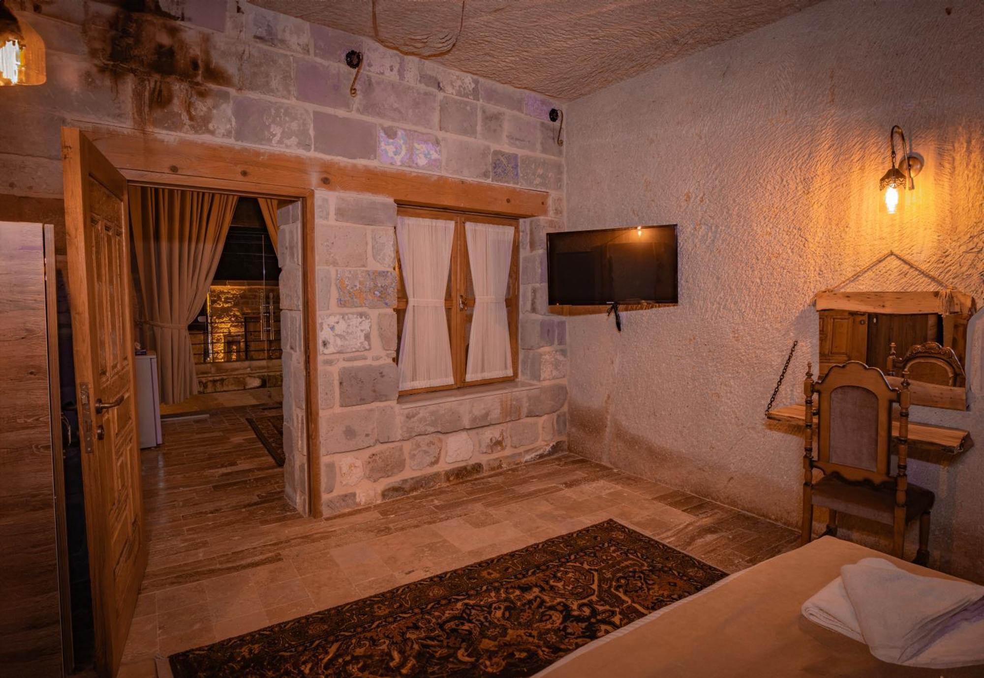 Sur Cave Hotel 어굽 외부 사진
