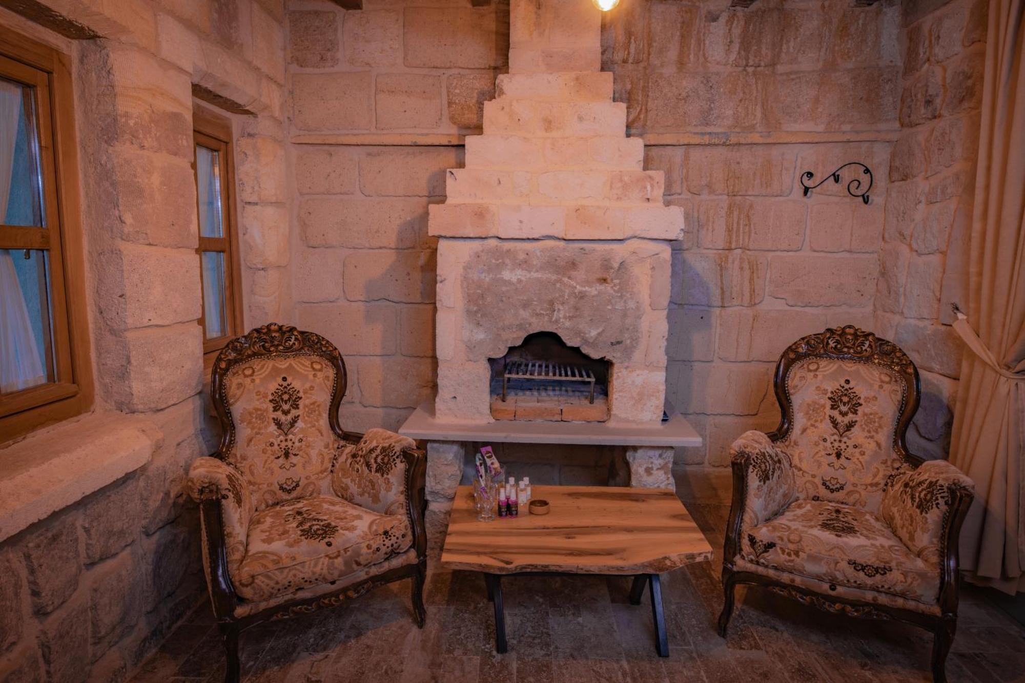 Sur Cave Hotel 어굽 외부 사진